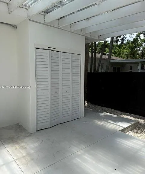 1047 NE 84th St — Photo 33