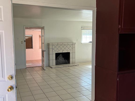 5th image of 7309 Stockdale St