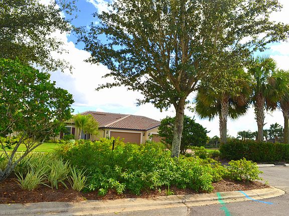 4th image of 9079 Triangle Palm Ln