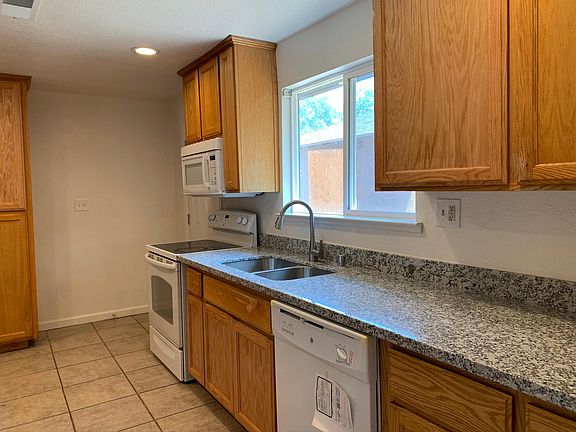 5th image of 3448 Mayfair Dr