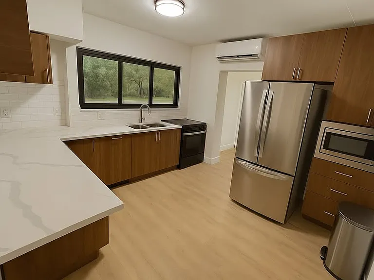 2292 SW 16th Ter #6 — Photo 1