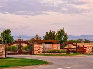 12902 Woodridge Dr, Longmont, CO 80504