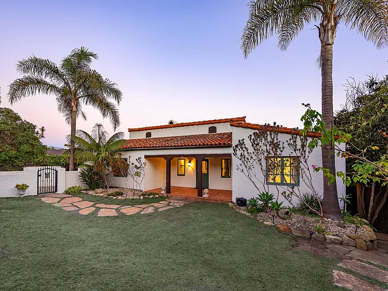 1109 Cliff Dr — Photo 4