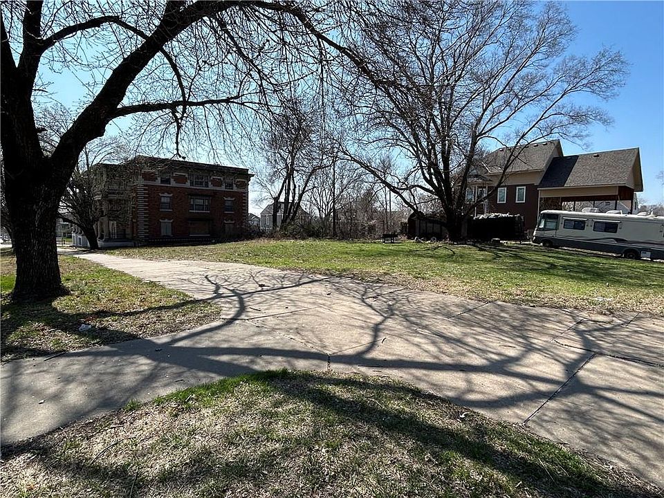 1st image of 900 Benton Blvd