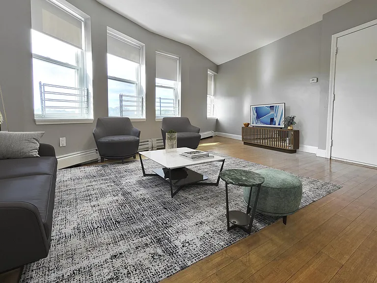 338 Warren St #6 — Photo 4