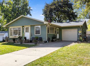 32 Whitney Way, Montgomery, IL 60538