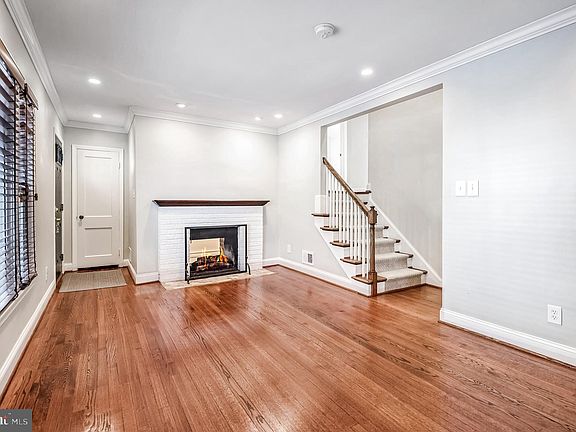 3rd image of 3015 S Grant St