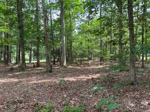 9 Thoreau Dr, Machipongo, VA 23405