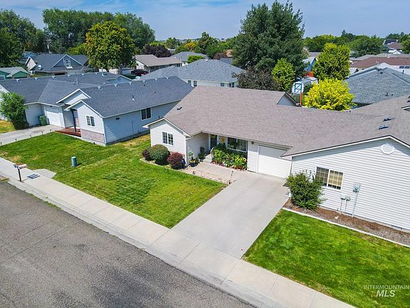 3rd image of 1861 Arcata Way