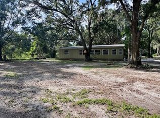 3113 S Wiggins Rd, Plant City, FL 33566