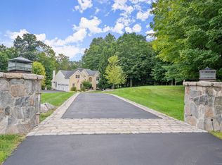 13 Chelsea Dr, Danbury, CT 06811