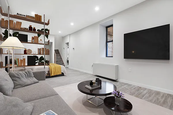 Rented by CTL REALTY LLC | media 15