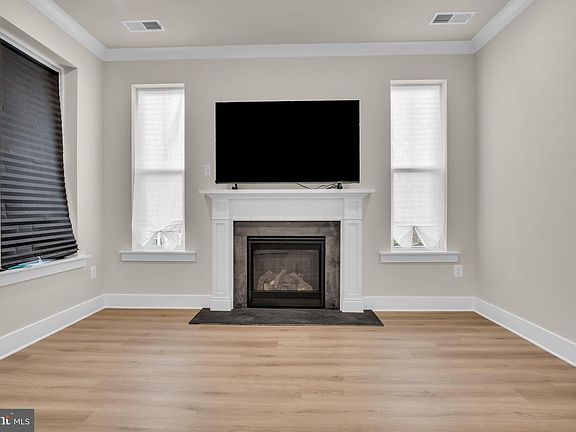 5th image of 342 Rustic Wood Dr
