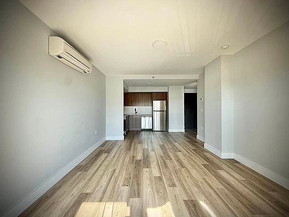 5th image of 1111 Foster Ave #603