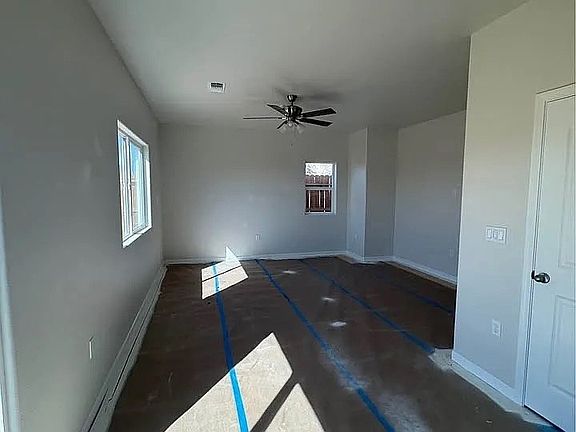 5th image of 444 Oleander Ct