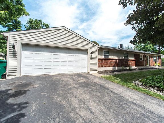 3rd image of 2115 Carol Pkwy