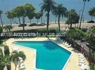 1408 SE Brickell Bay Dr #216, Miami, FL 33131