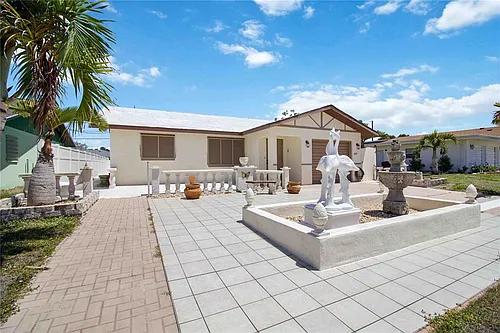 1028 Lillian St Photo 1