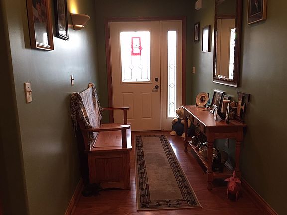2nd image of 616 Warren Dr