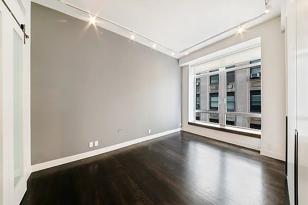 Sold by LUXE RESIDENCES INTERNATIONAL LLC | media 5