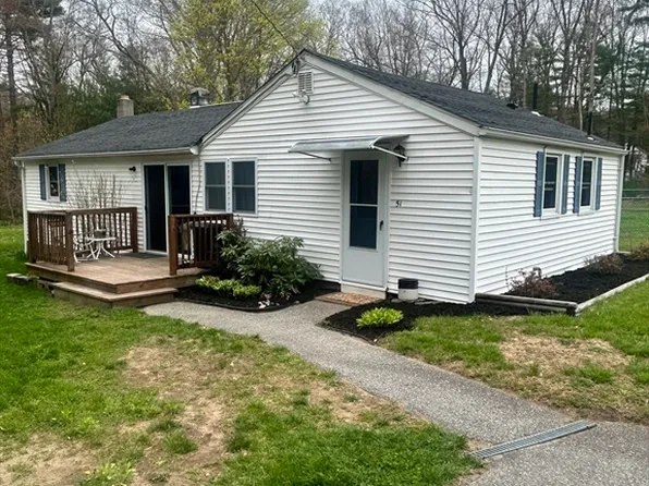 51 Kendall St, Granby, MA 01033