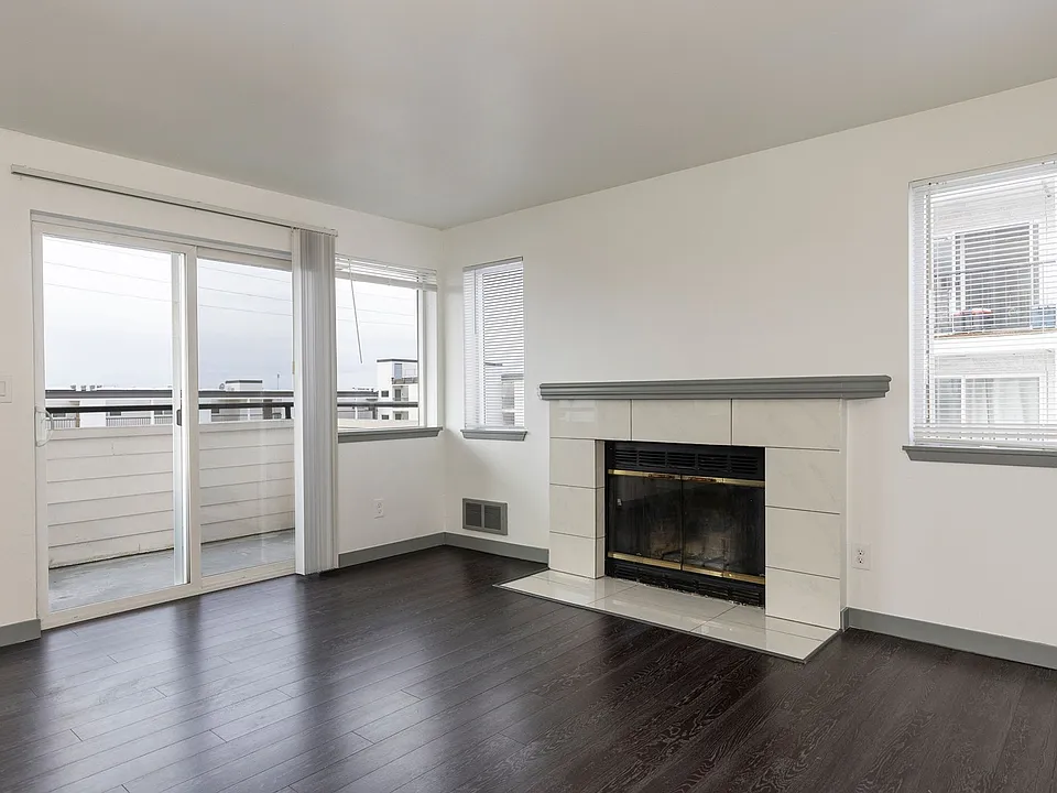 Seattle View Apartments