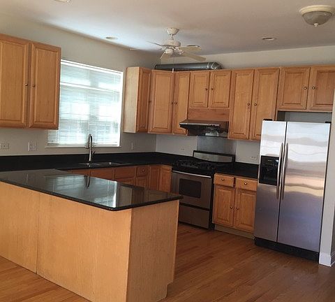 5th image of 5047 W Roscoe St #5047