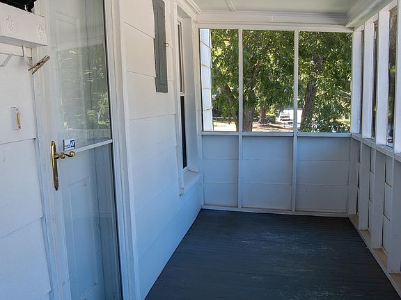 4th image of 303 Oshields St