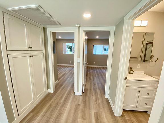 4th image of 919 E Acacia Ave #A