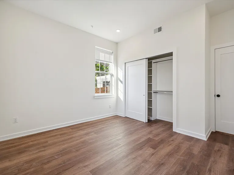 Aston Lofts — Photo 30