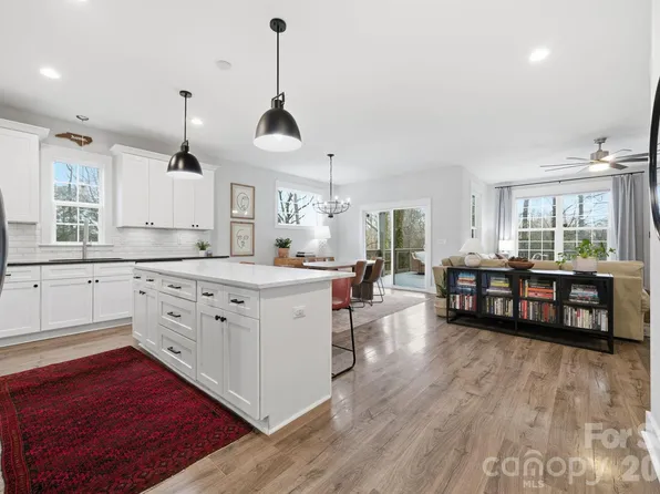 321 Fielding Rd, Charlotte, NC 28214