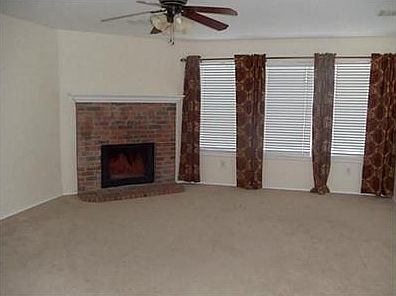 4th image of 2385 Graystone Dr
