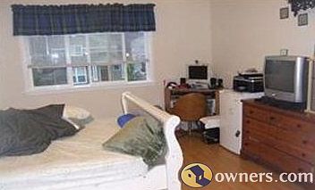 One of the 4 bedrooms, hardwoods