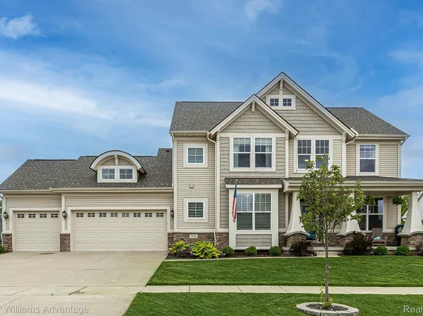 1323 Yosemite Valley Dr, Milford, MI 48381