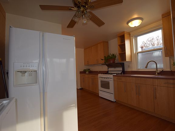 4th image of 380 Westmont Dr