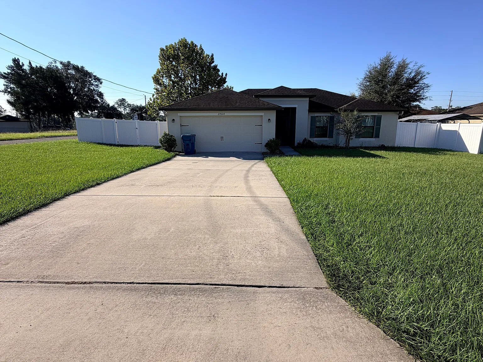 4 bed, 1374 sqft, $2,200 — Photo 1