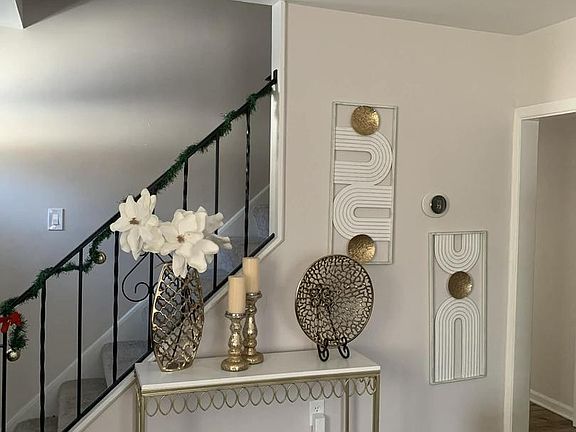 3rd image of 820 Templecliff Rd