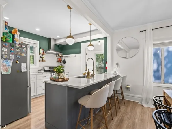 42 Richelieu Pl, Newark City, NJ 07106