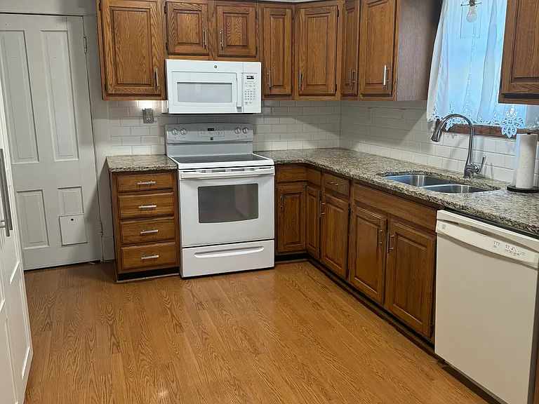 1007 Santa Fe St — Photo 8