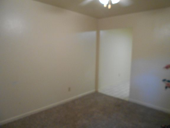 4th image of 2421 22nd Pl APT B
