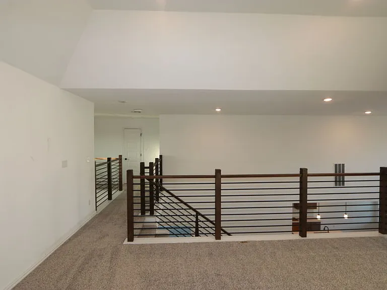 401 Mangold Dr — Photo 12
