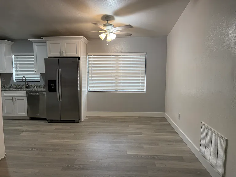 2500 Myrtle Ave — Photo 12