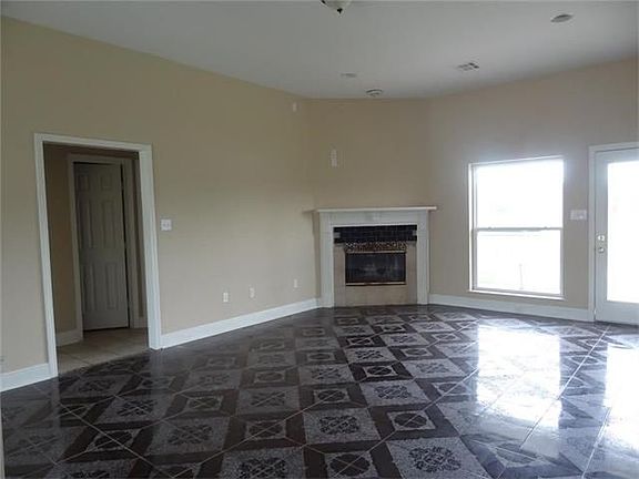 4th image of 144 Oak Arbor Dr