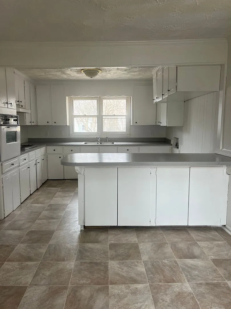 909 Skyland Street, Kannapolis NC 28083 — Photo 2