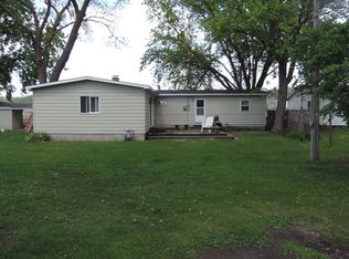 309 W Kroll Rd, East Dubuque, IL 61025