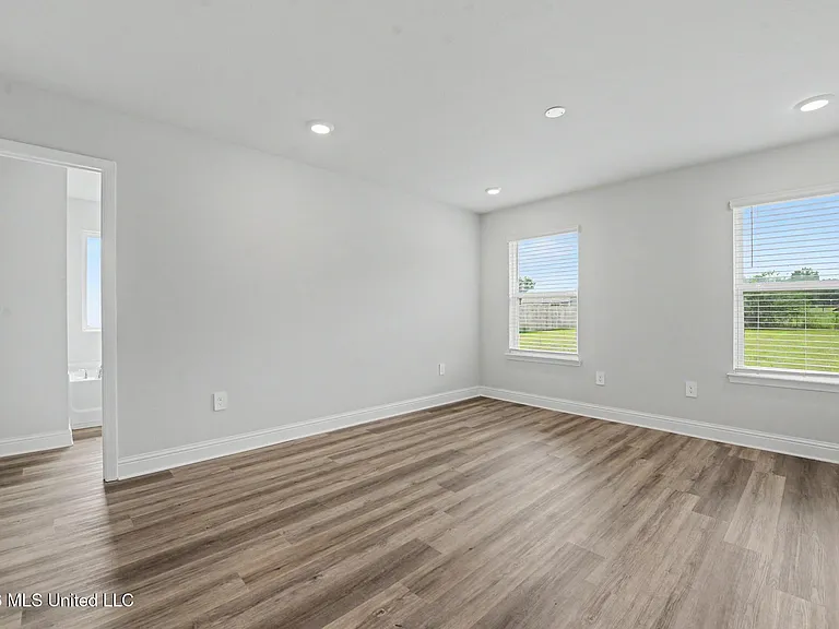 107 Mill Ct — Photo 12