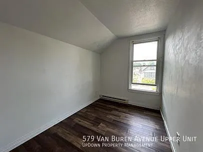 579 Van Buren Ave — Photo 5