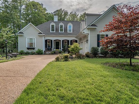 3rd image of 105 Princeville