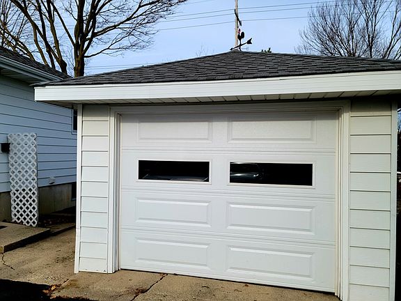 3rd image of 120 Sunnyside Pl