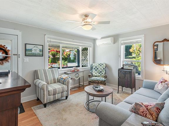 2nd image of 4955 Elizabeth St